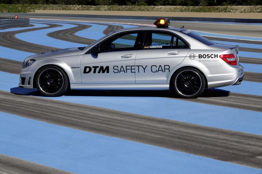  Mercedes-Benz C63 AMG DTM Safety Car 2011 года  (фото 5 из 8)